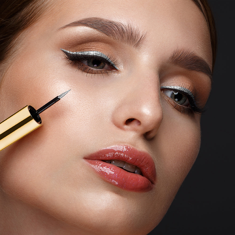 Lakmē Glitterati Collection Shine Eyeliner