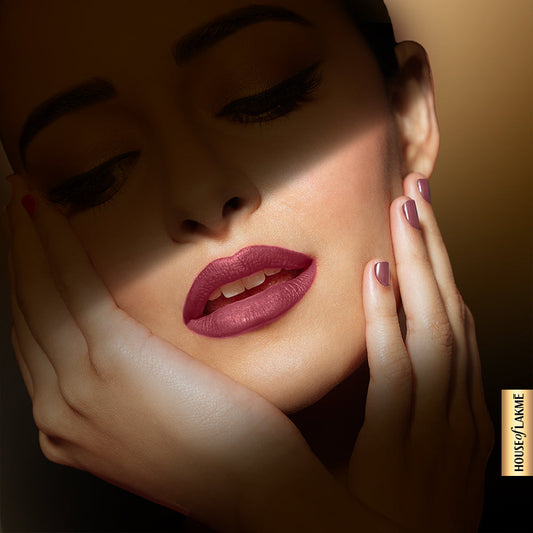 Lakmē Ultimate Glam 4 in 1 lip stack