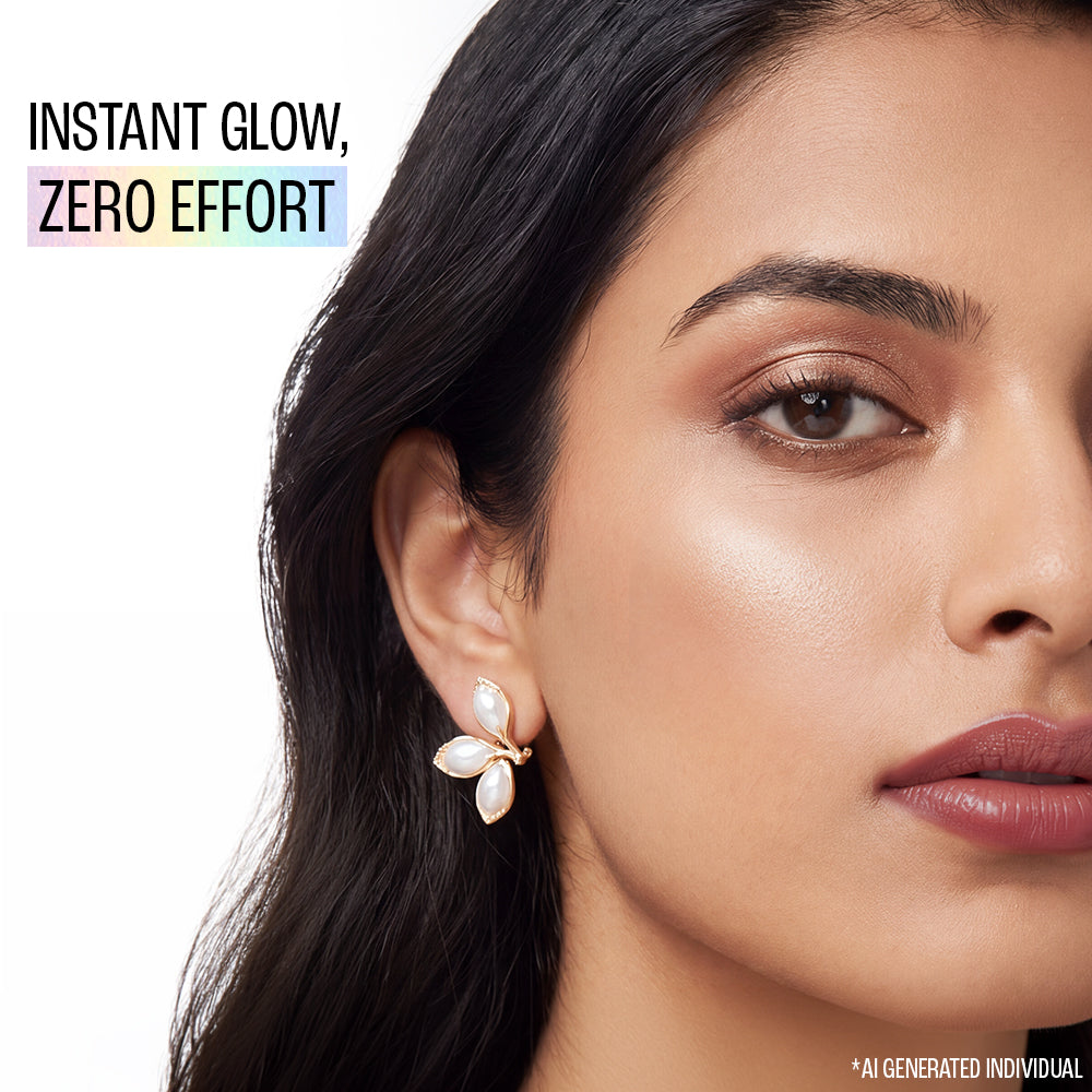 Lakmē 9to5 Hya Glam Strobe Cream in Liquid Gold - product image 12